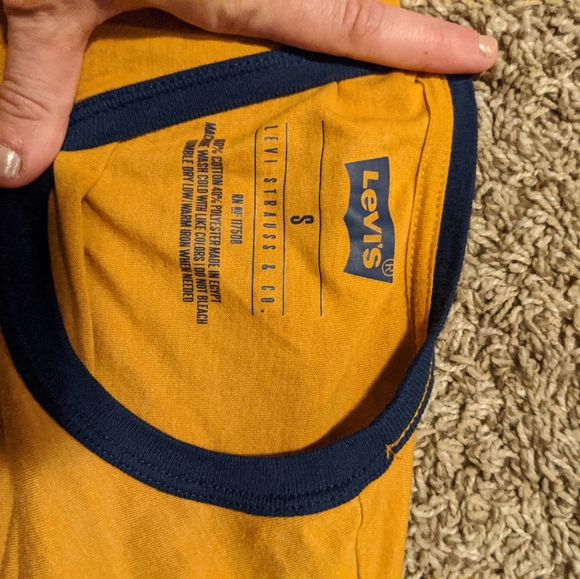 Levi's tee - Picture 2 of 3